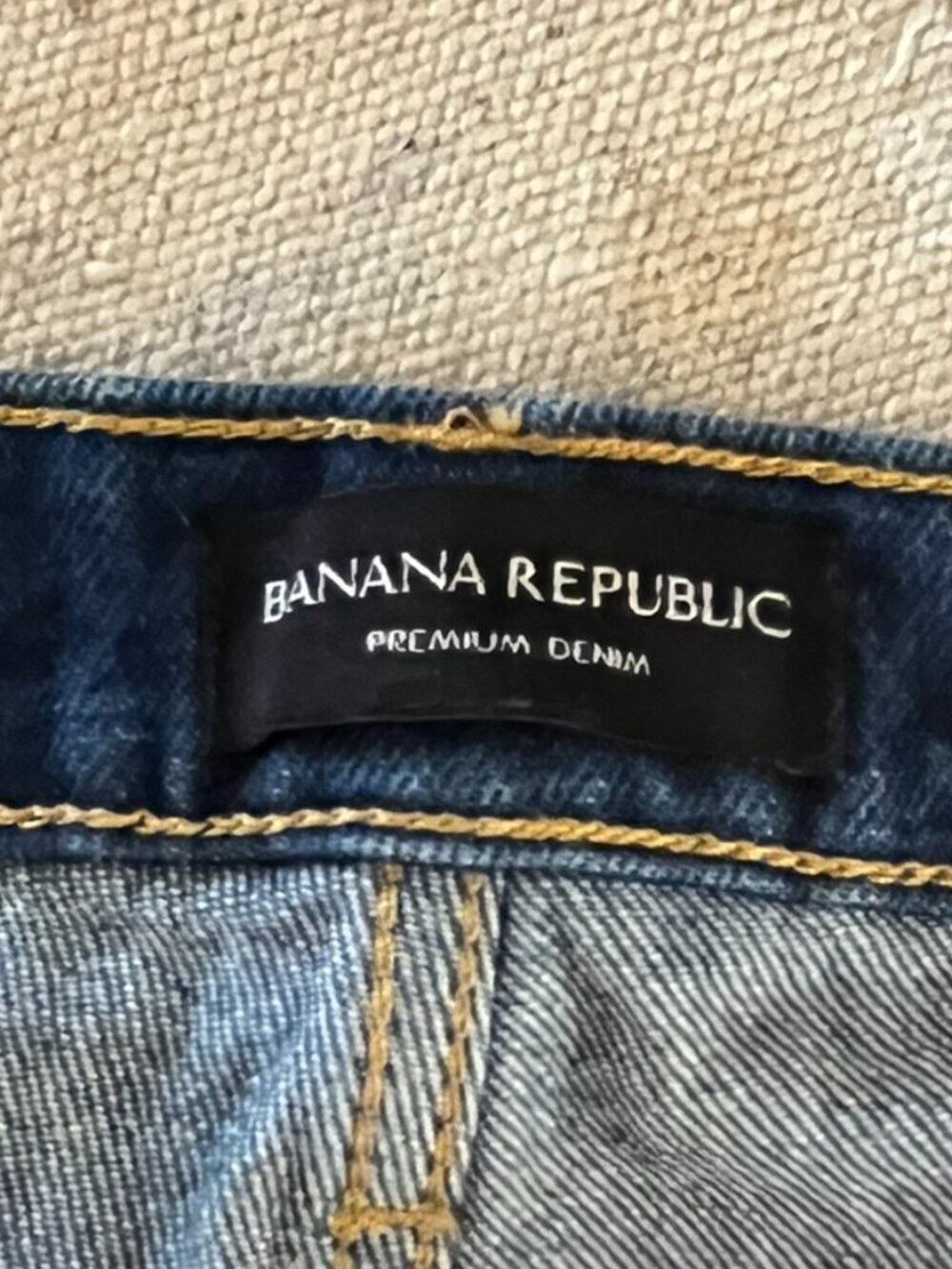 Banana Republic Premium Clean Rinse Roll Cuff High-Rise Jean Shorts Sz 35 - Picture 4 of 12